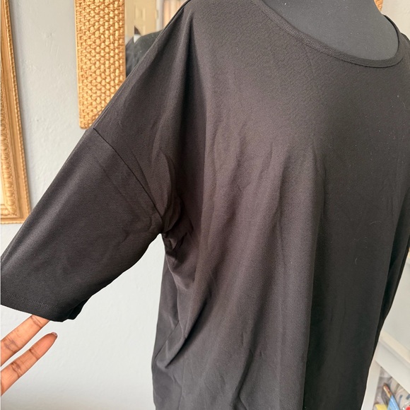 NWT!! 🖤🖤 LuLaRoe Black Women's Tunic Top - Picture 2 of 4